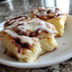 cinnamon rolls hello kitty